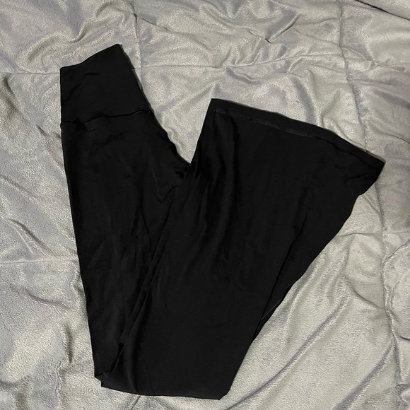 Aerie real me crossover flare leggings
